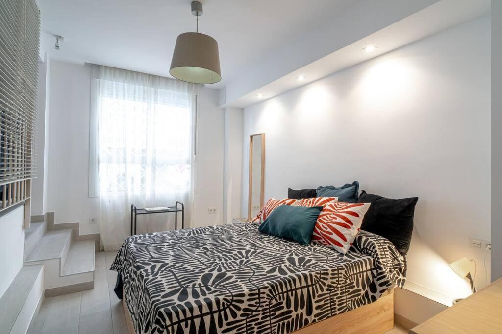 Апартаменты Loft De Diseno Cerca De La Playa - El Palo Малага Экстерьер фото